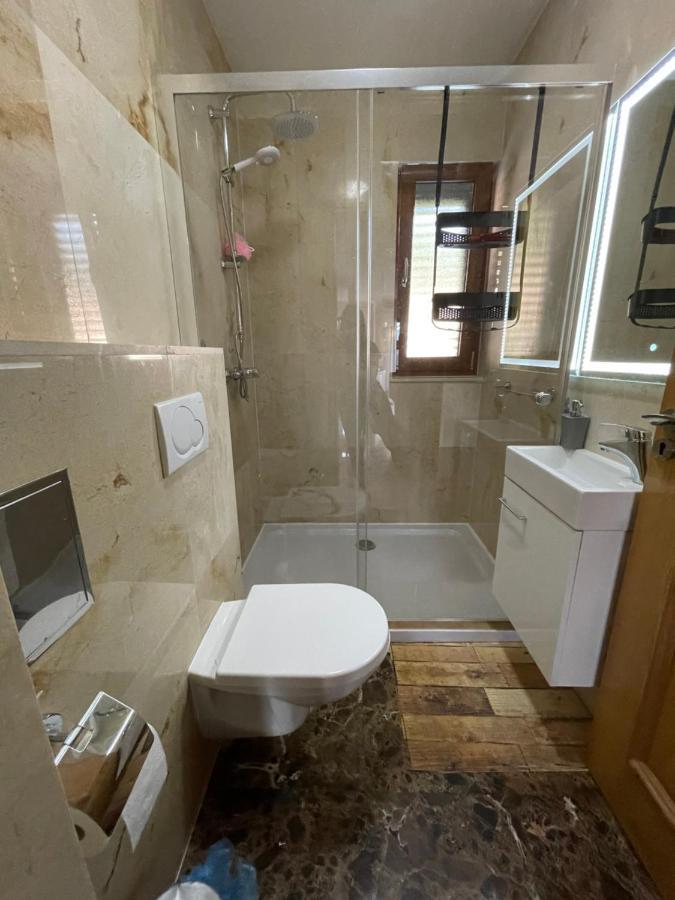 Apartament Slatine No 1 Buitenkant foto